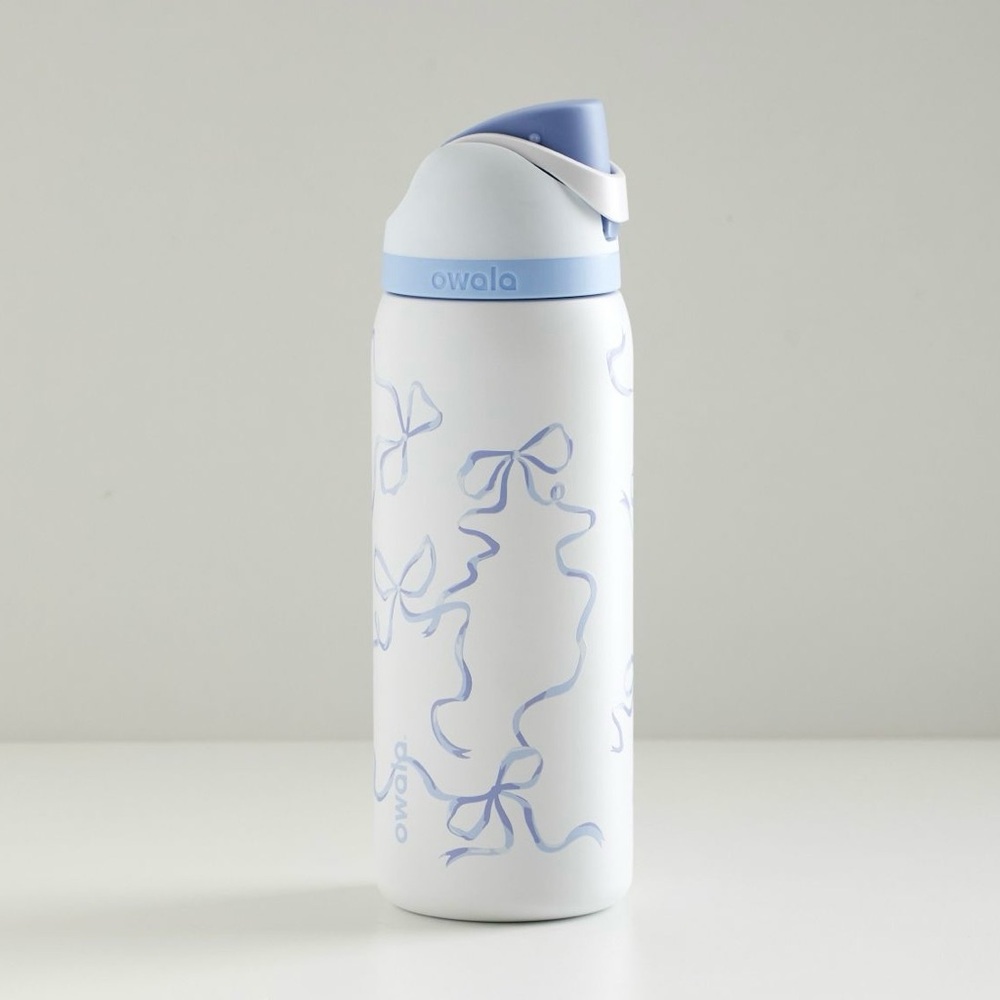 NWT Owala bow water bottle 32 oz free sip